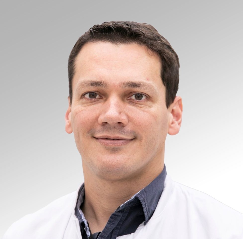 Dr. Andrés_Brenes